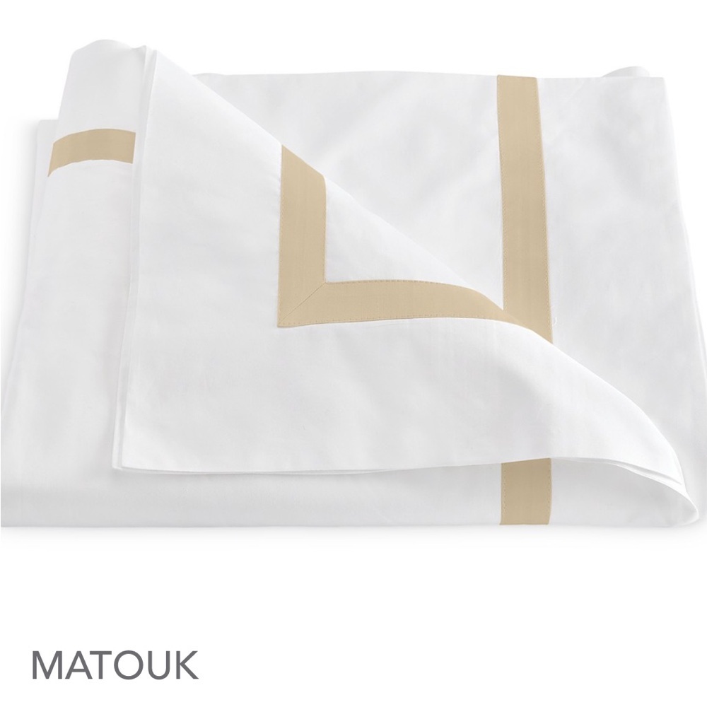 - Matouk Lowell Sand 600 TC Percale Duvet 86” X 92” Full/ Queen. $799 Value